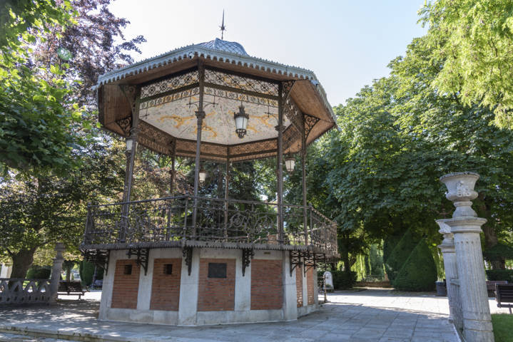 43 - Burgos - ciudad - paseo del Espolon